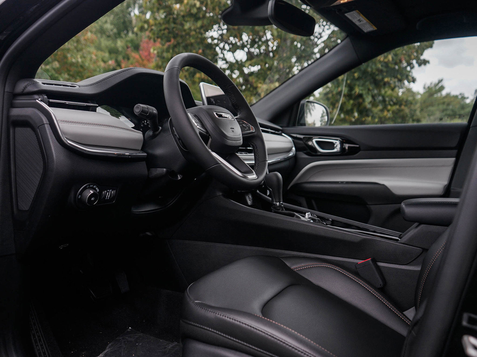 2025 Jeep Compass Limited photo 16