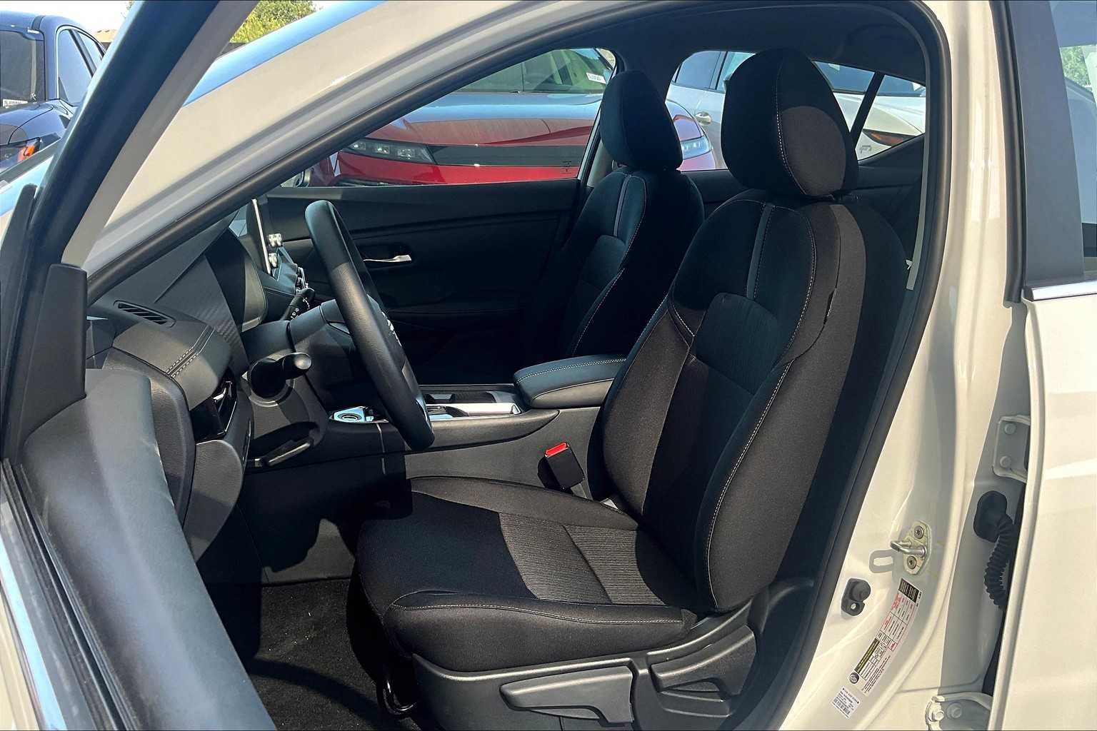 2025 Nissan Sentra SV photo 11
