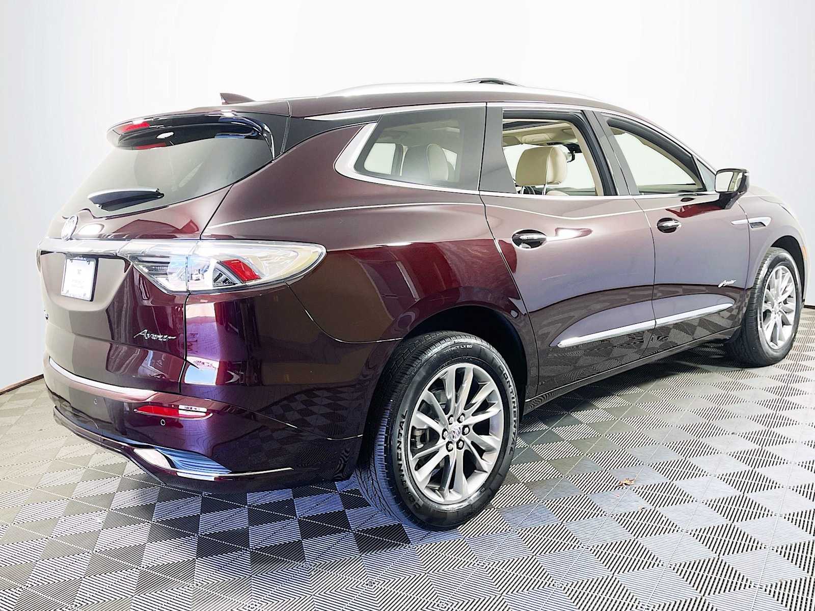 2024 Buick Enclave Avenir photo 4