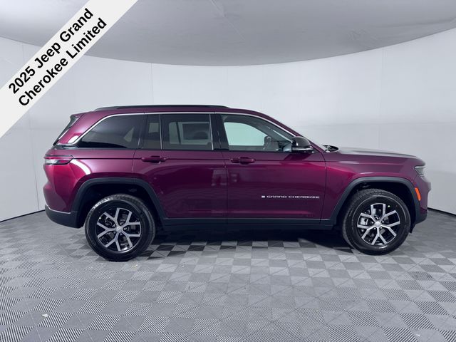 2025 Jeep Grand Cherokee Limited photo 7