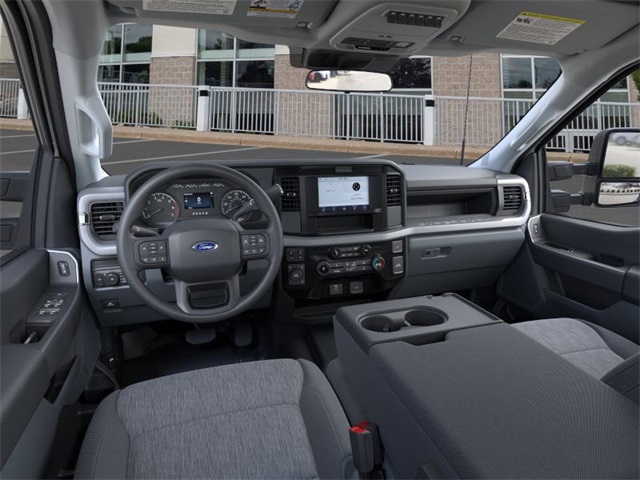 2025 Ford F-350 photo 8