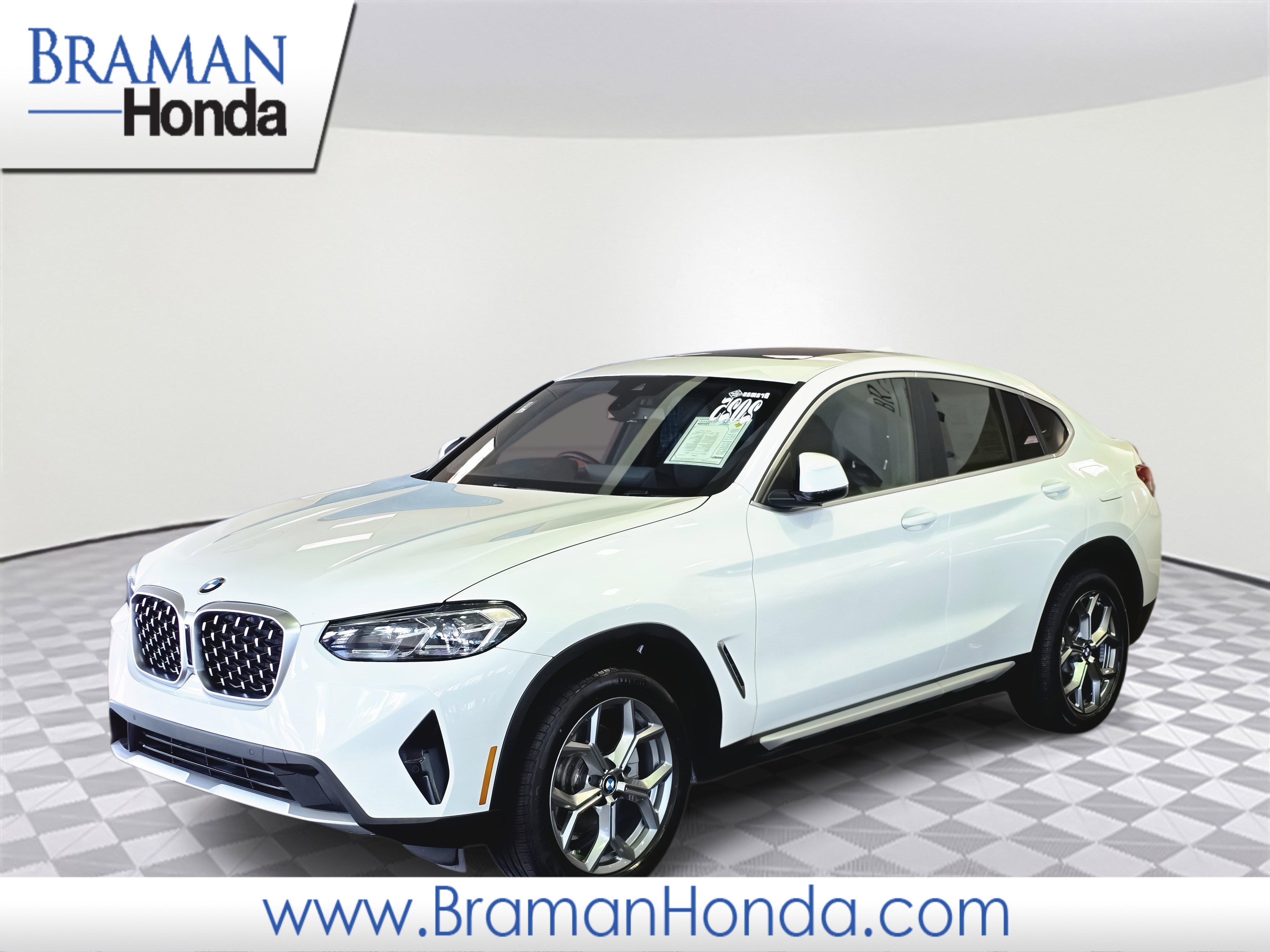 2025 BMW X4 30i's photo