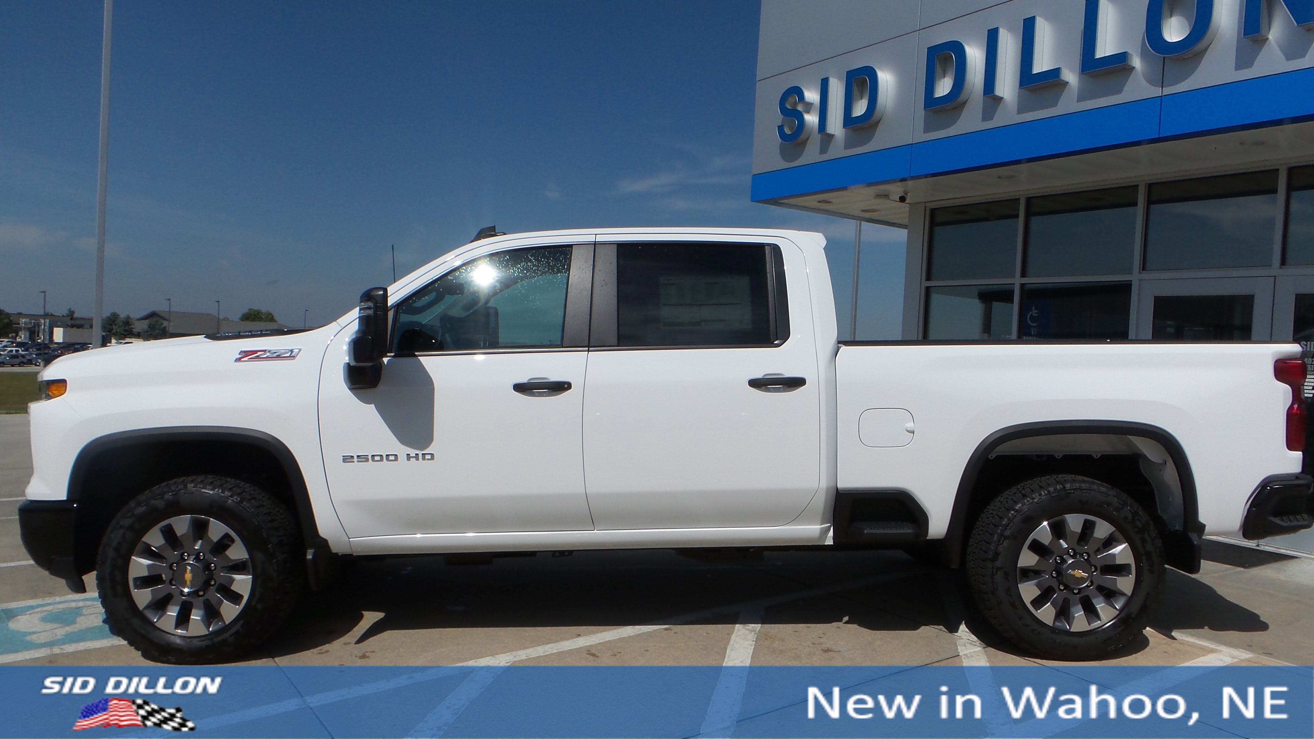 2025 Chevrolet Silverado Custom photo 2