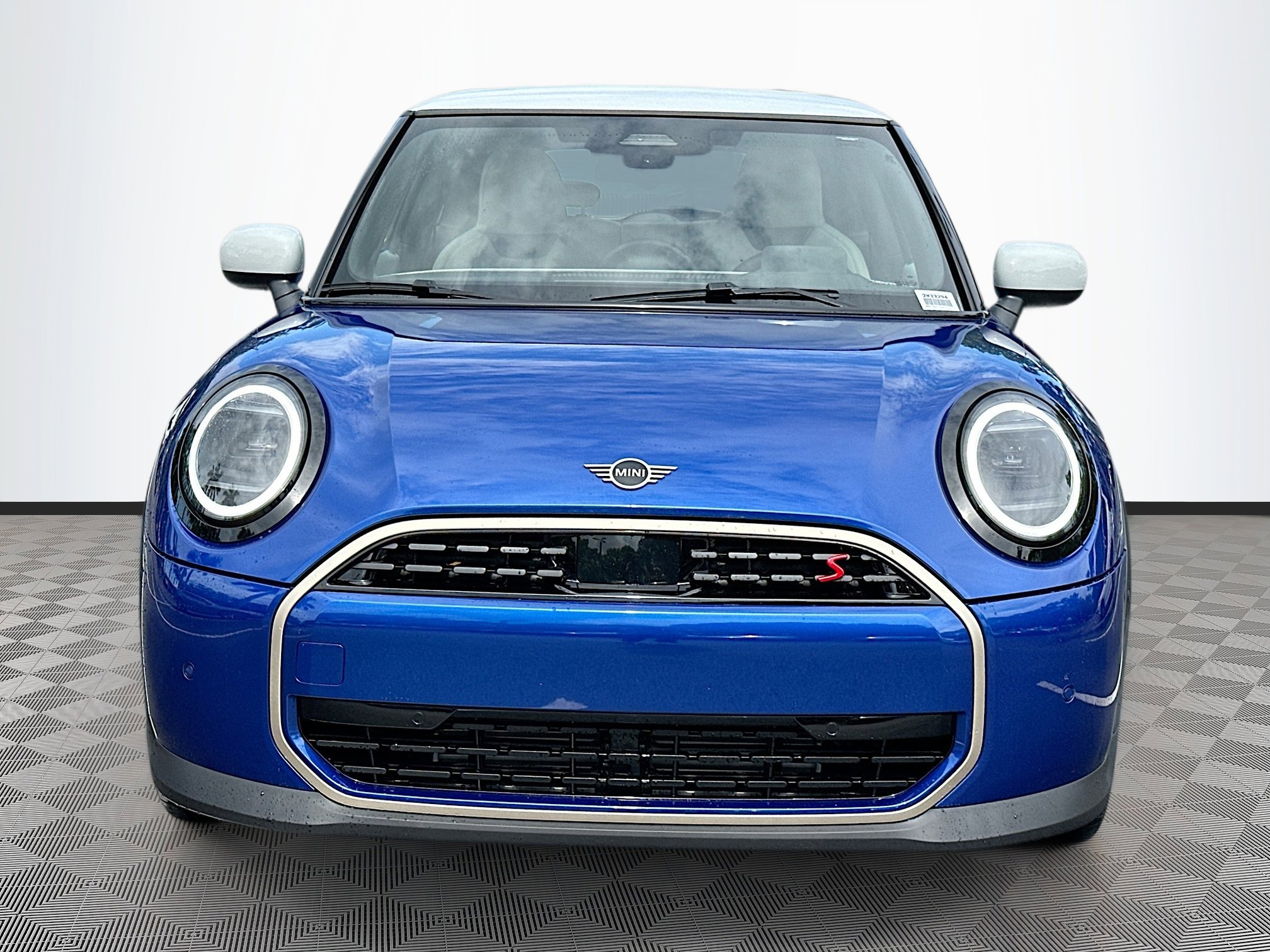 2025 Mini Cooper 2 Door Hardtop Signature photo 2
