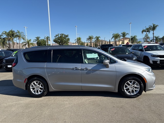 2021 Chrysler Pacifica Touring L photo 8