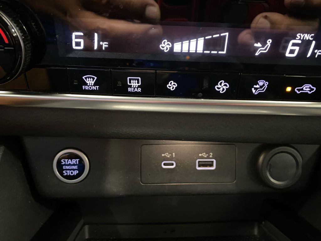 2022 Nissan Rogue SV photo 24