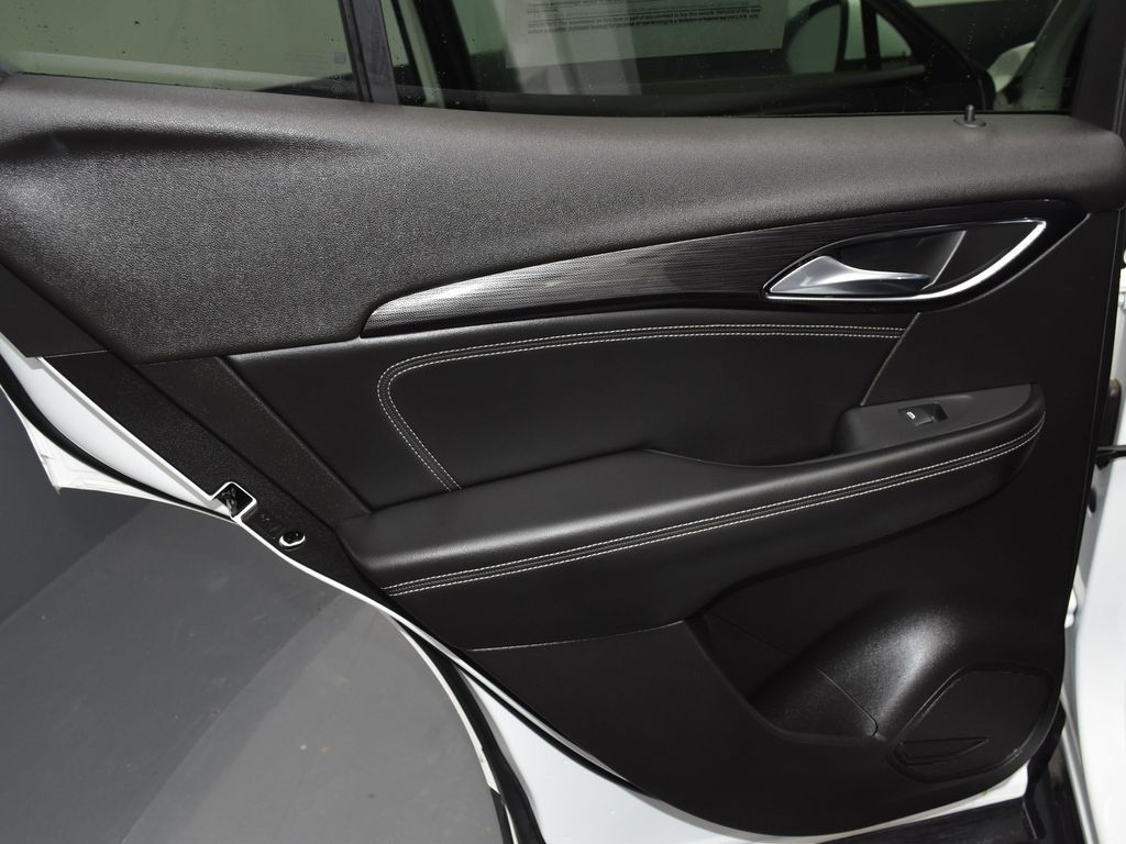 2023 Buick Envision Essence photo 17