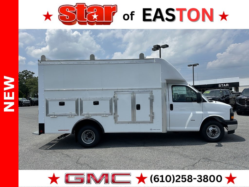 2025 Gmc Savana Cutaway 3500 photo 3