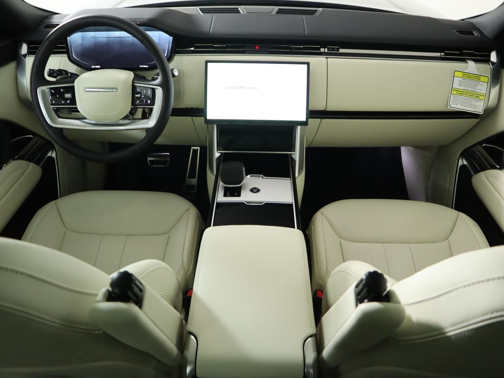 2025 Land Rover Range Rover SE photo 13