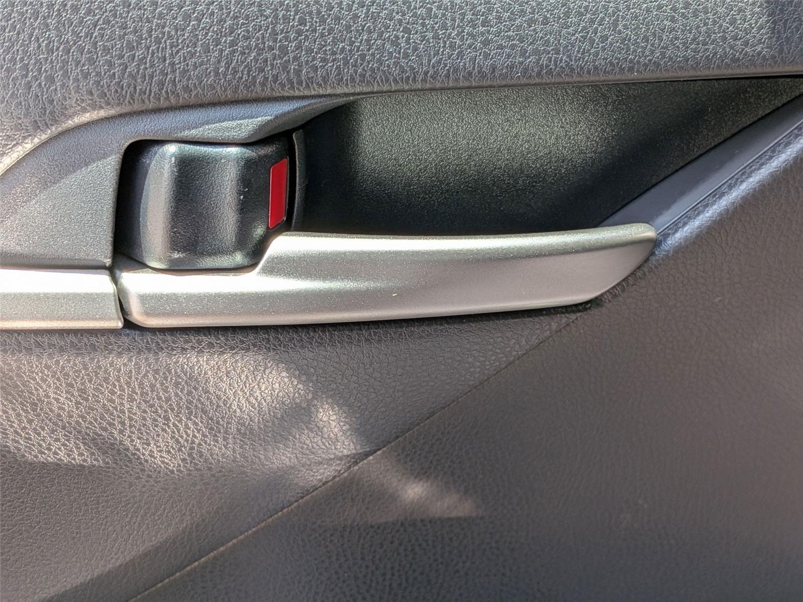 2025 Toyota Camry SE photo 25