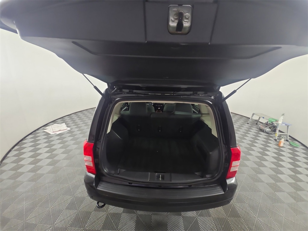 2011 Jeep Patriot Latitude photo 15