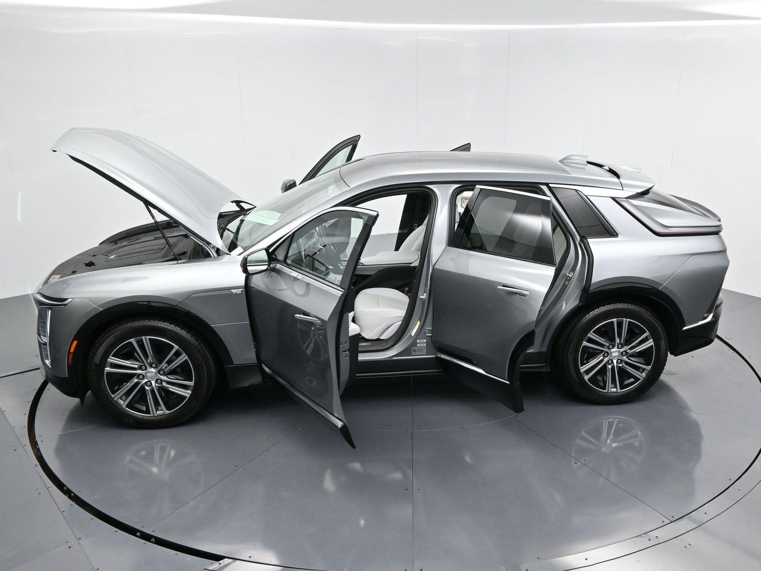 2024 Cadillac Lyriq Luxury photo 38