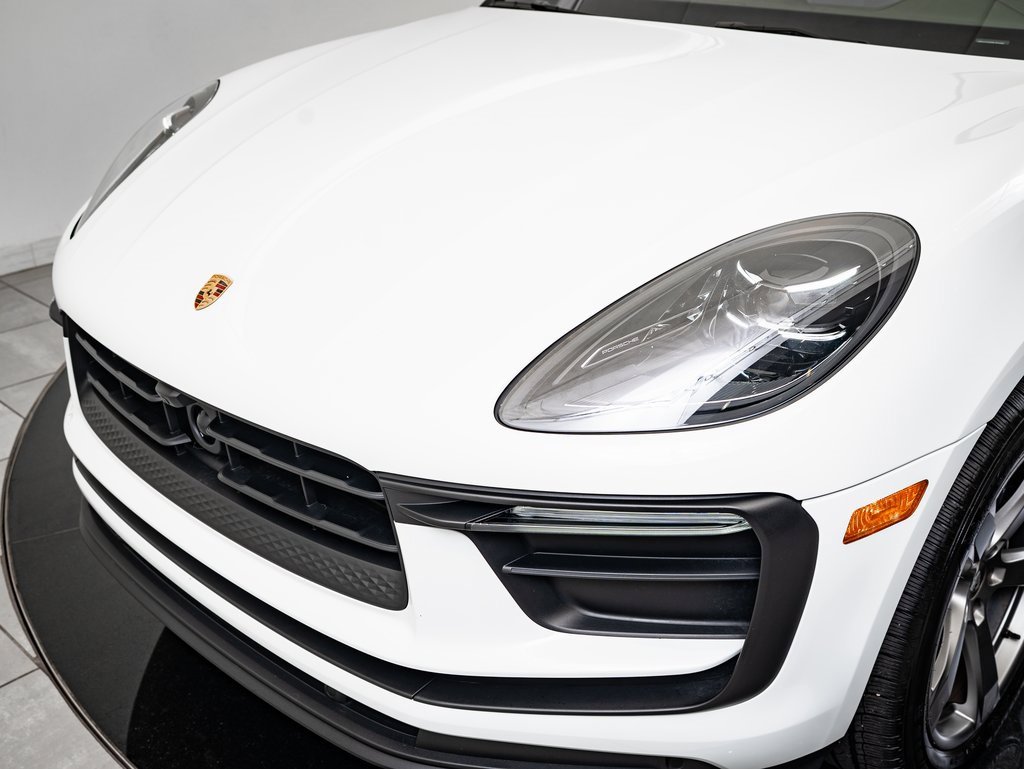 2024 Porsche Macan T photo 13
