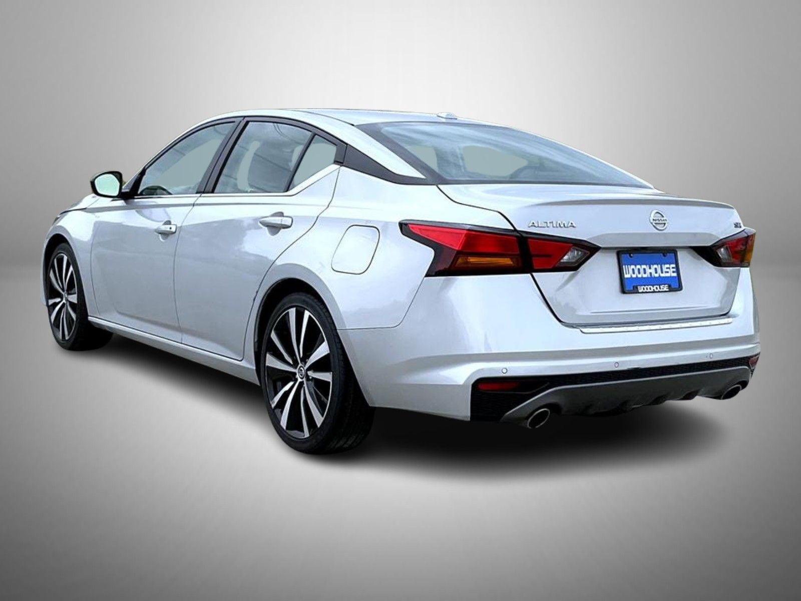 2022 Nissan Altima 2.5 SR photo 7