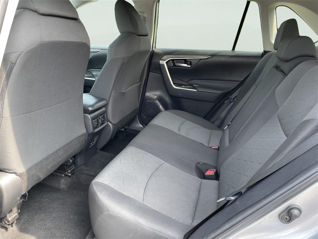 2024 Toyota RAV4 XLE photo 13