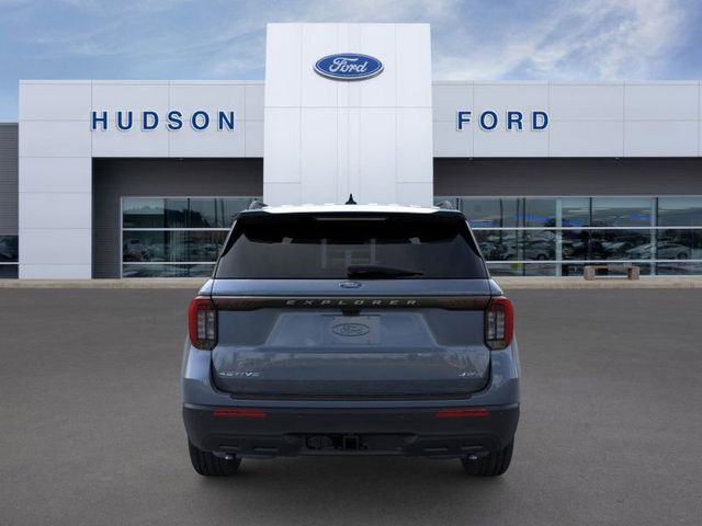 2025 Ford Explorer photo 3