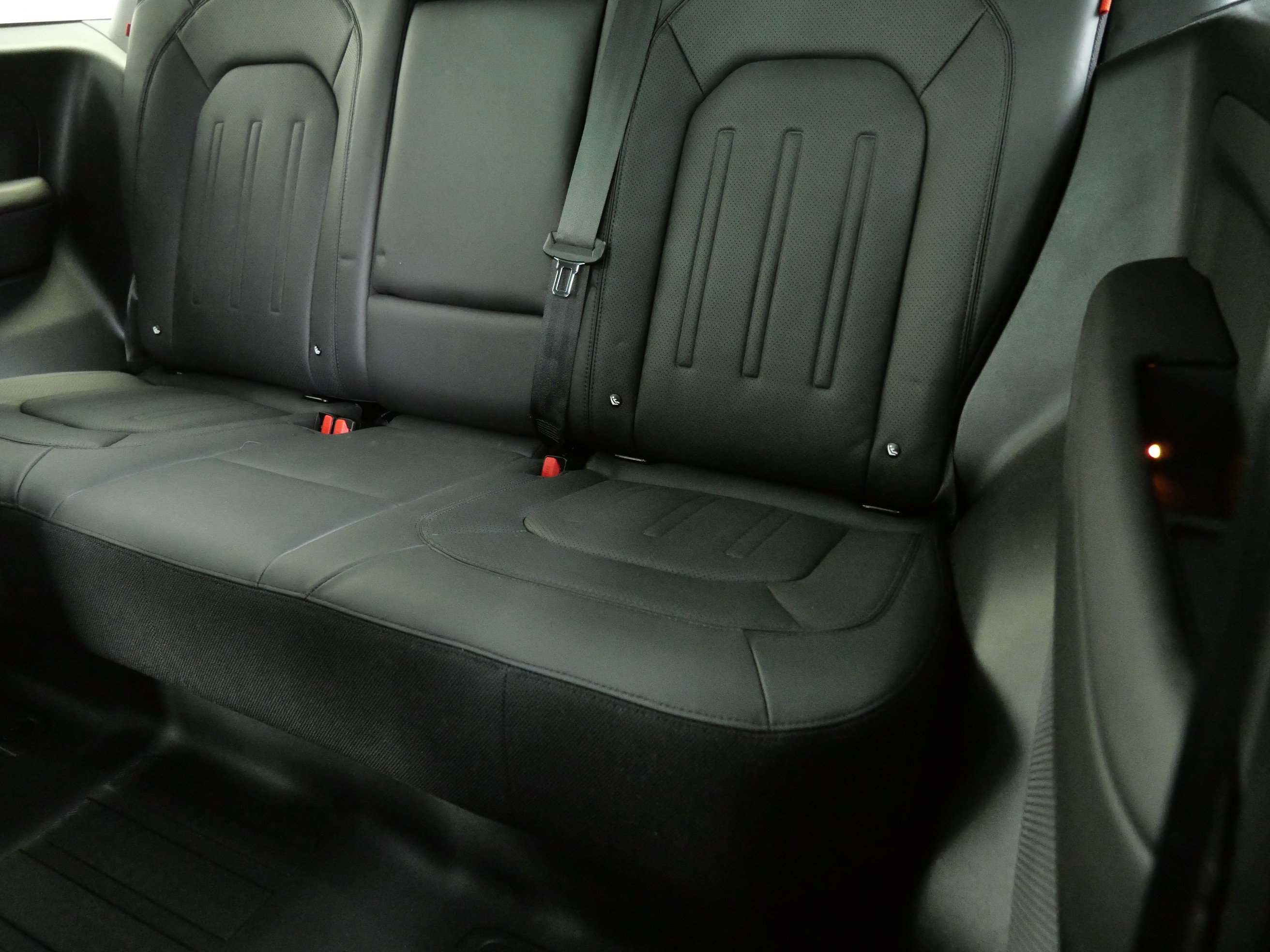 2023 Land Rover Defender 90 X photo 15