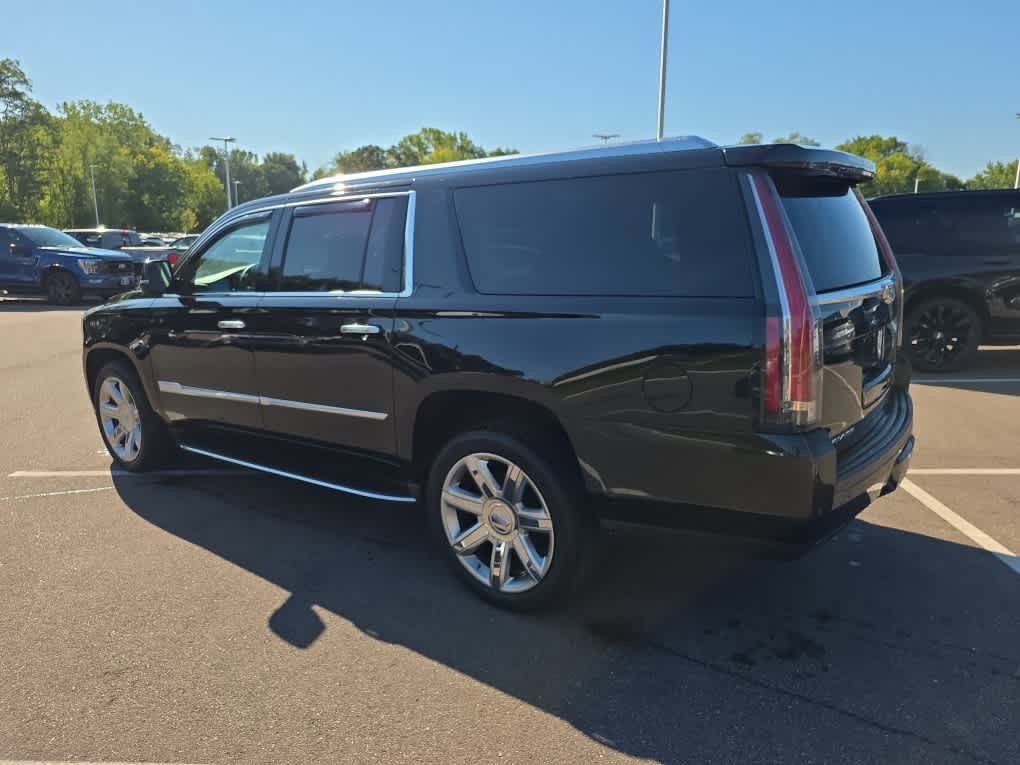2018 Cadillac Escalade ESV Luxury photo 4