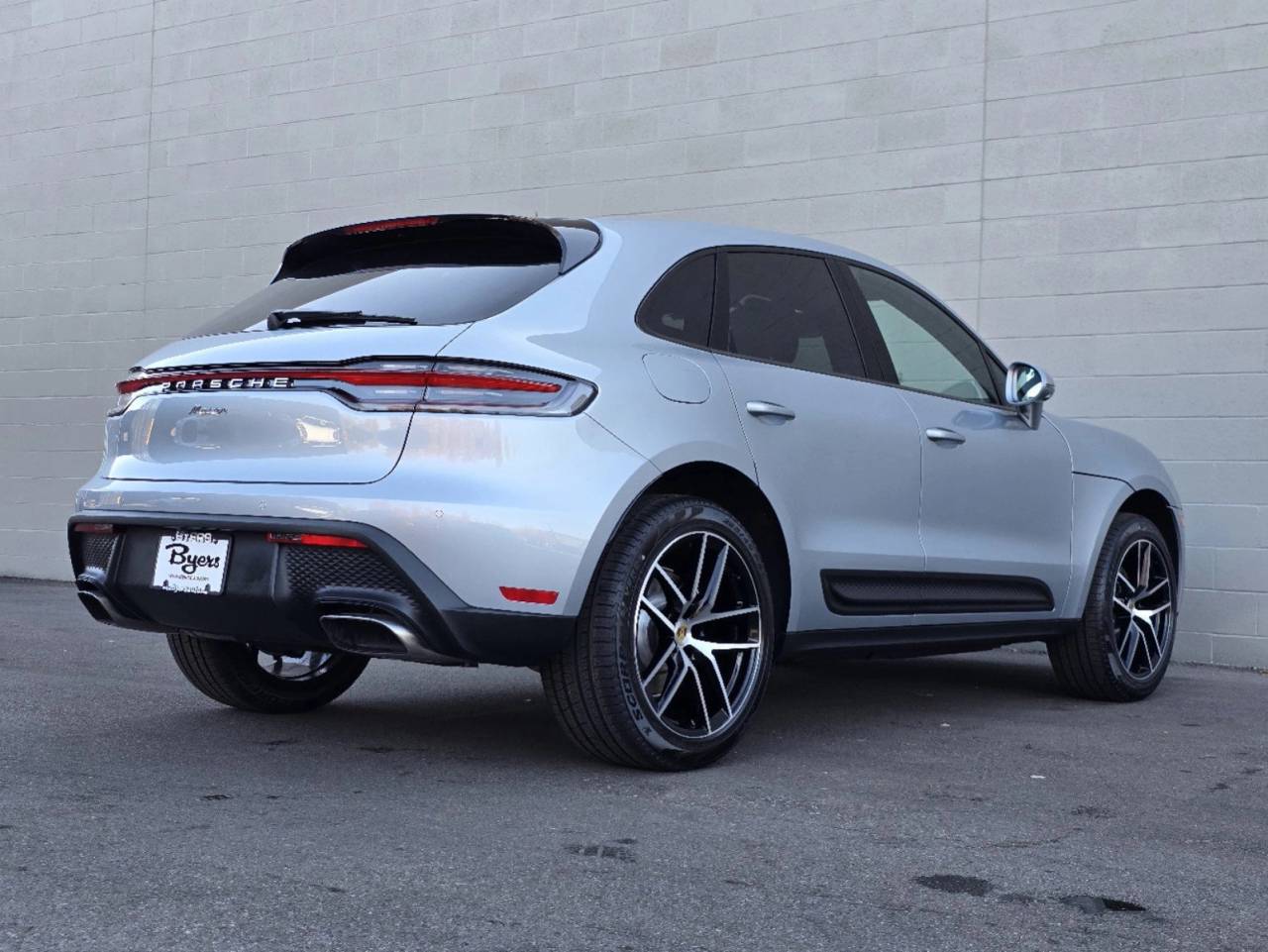 2025 Porsche Macan T photo 6