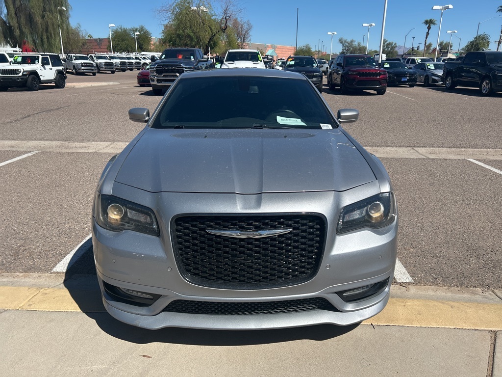 2018 Chrysler 300 S photo 2