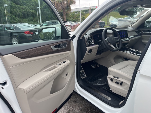2026 Volkswagen Atlas SEL Premium R-Line photo 3