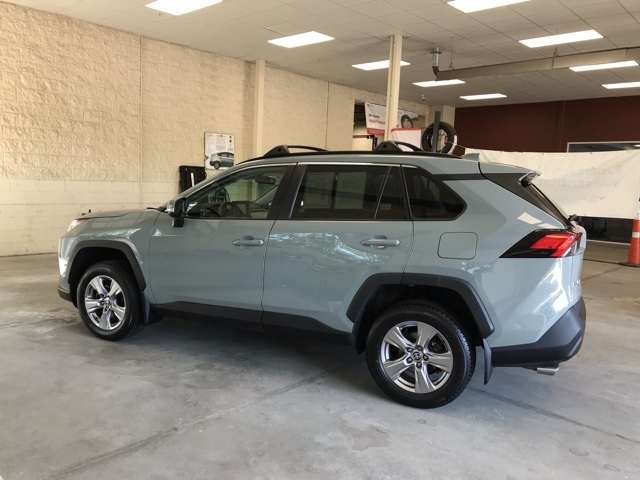 2022 Toyota RAV4 XLE photo 5
