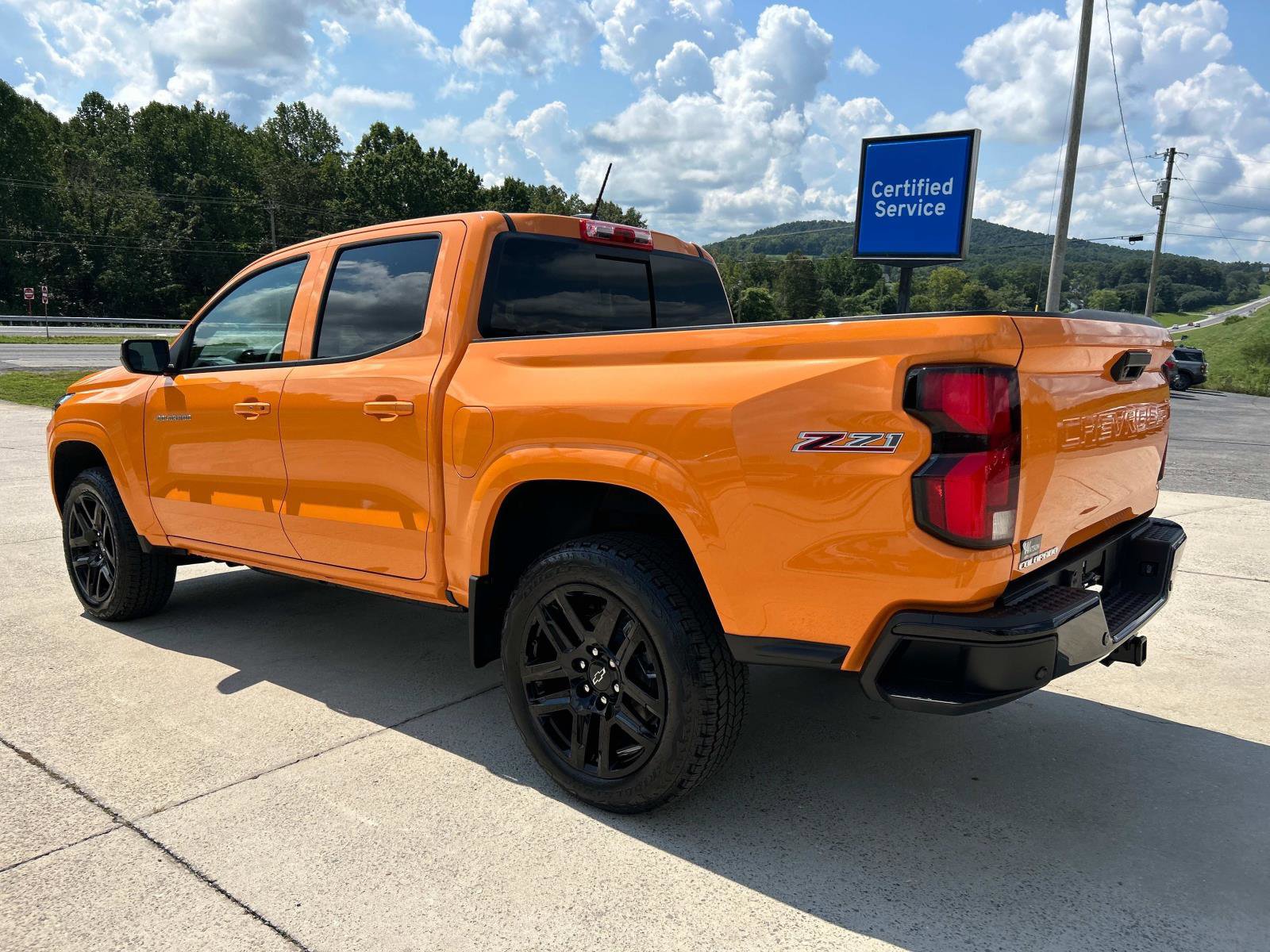 2025 Chevrolet Colorado Z71 photo 6