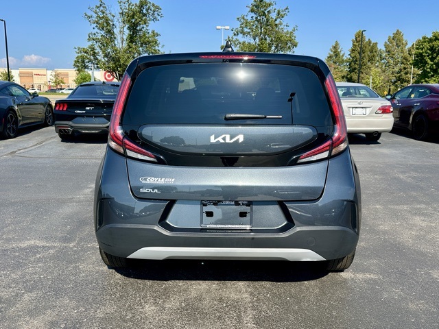 2024 Kia Soul LX photo 2