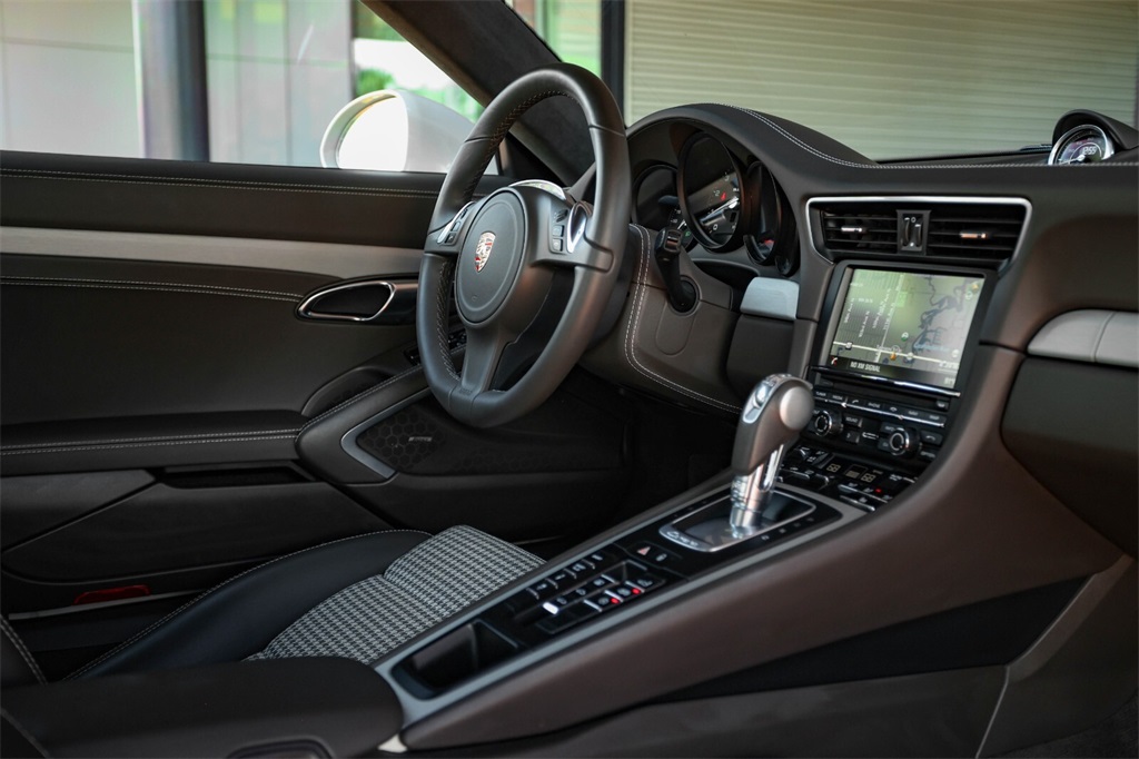 2014 Porsche 911 Anniversary Edition photo 39
