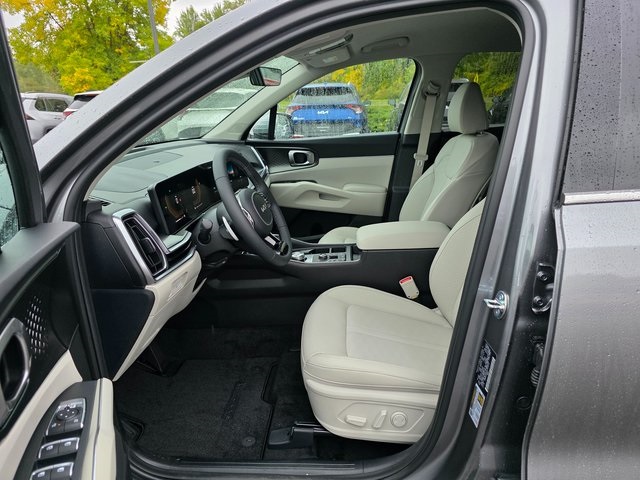 2025 Kia Sorento Plug-In Hybrid EX photo 13