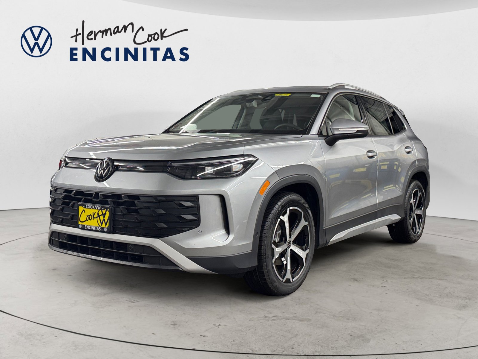 2025 Volkswagen Tiguan SE's photo