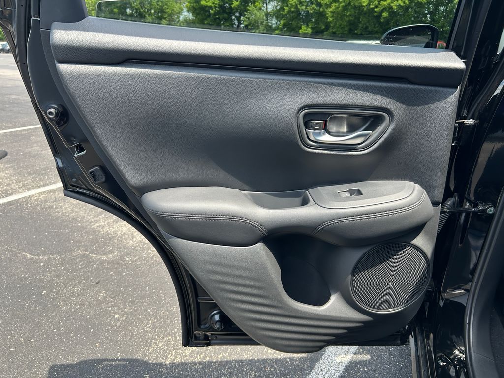 2026 Honda HR-V LX photo 17
