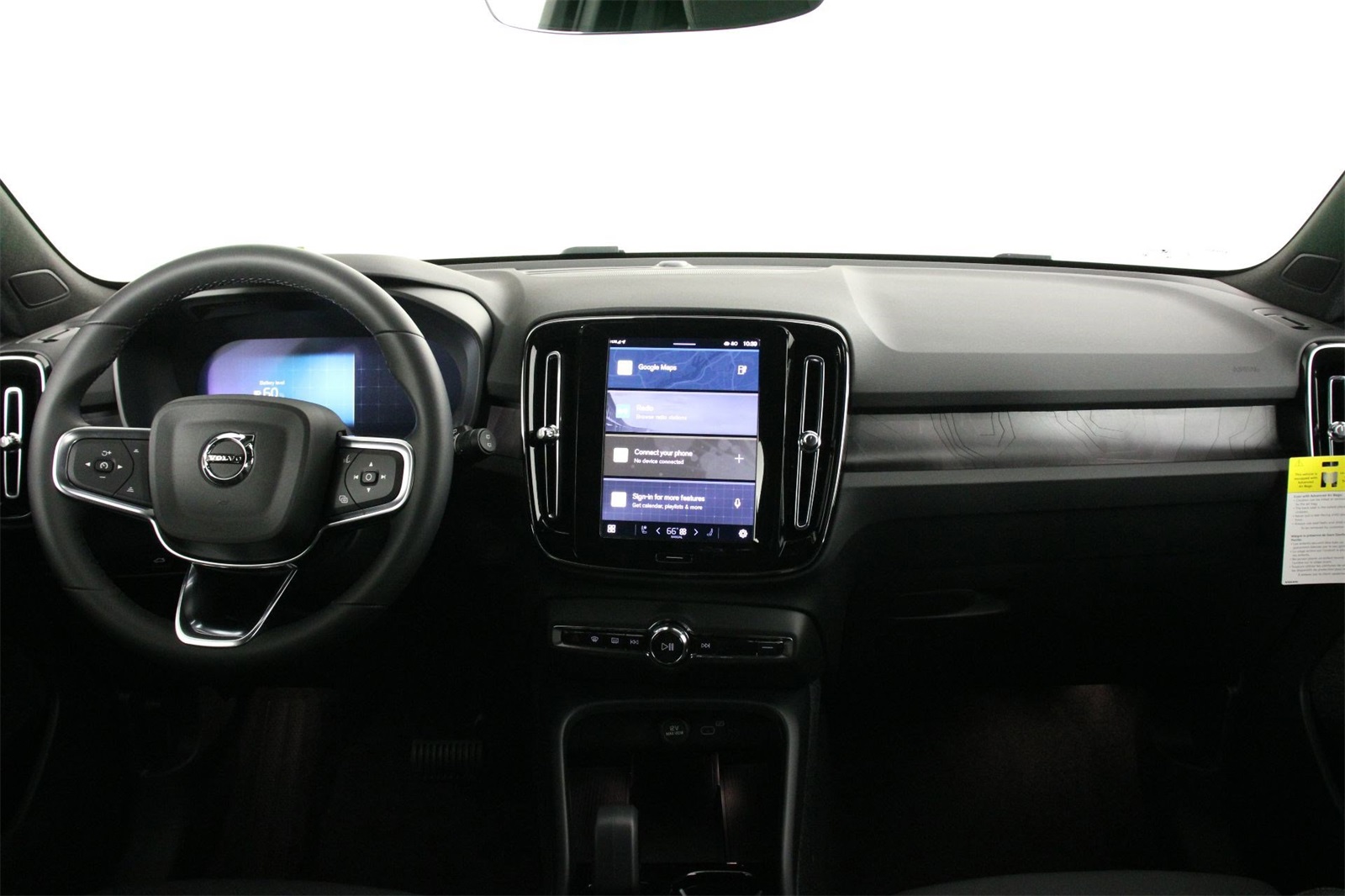 2025 Volvo EX40 Single Motor Core photo 4