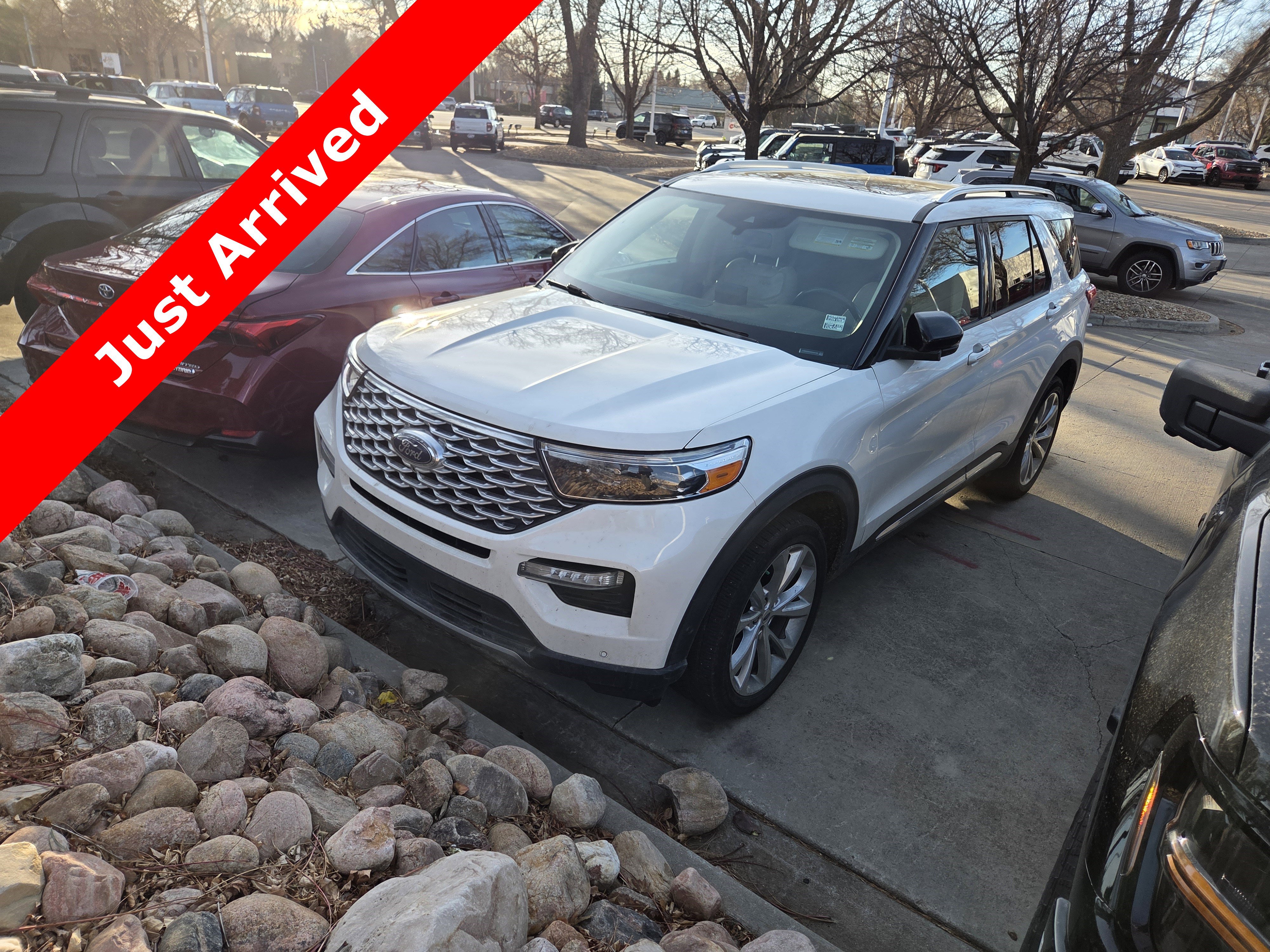 2021 Ford Explorer Platinum's photo