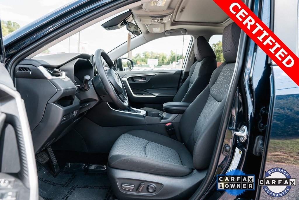 2022 Toyota RAV4 XLE photo 25