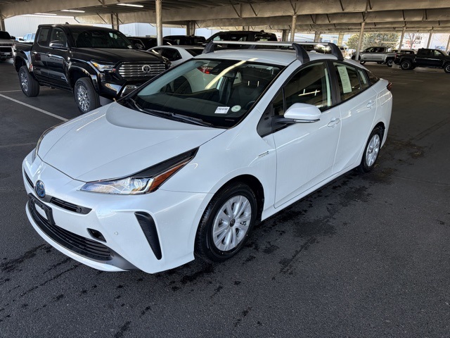 2022 Toyota Prius LE's photo