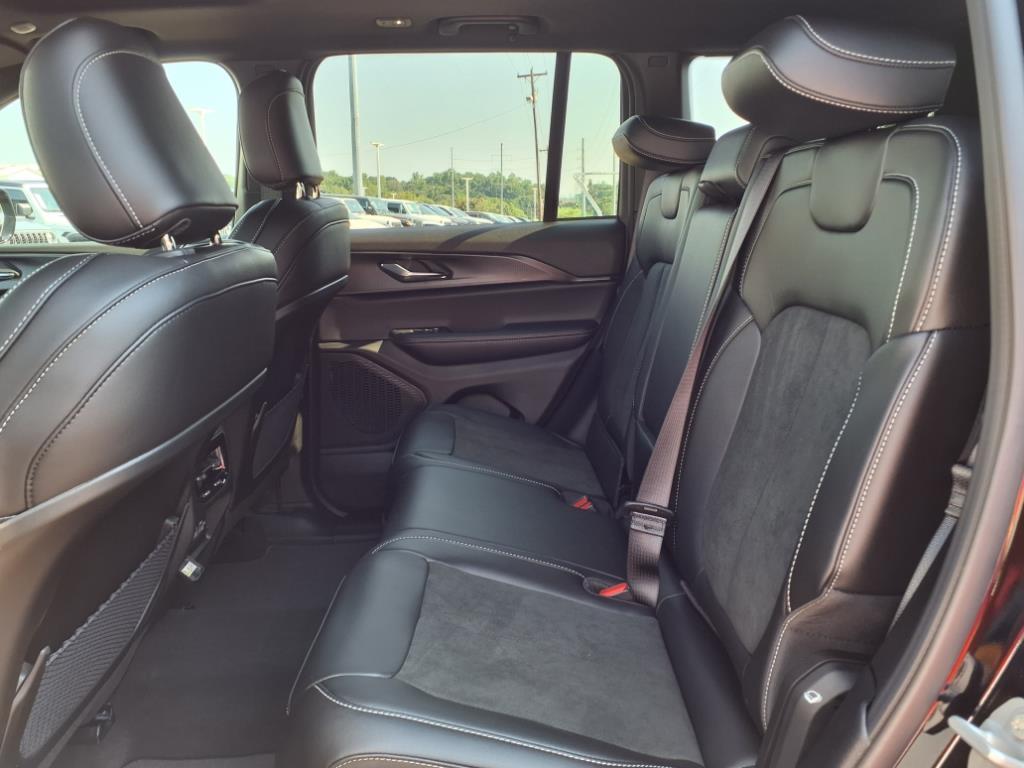 2025 Jeep Grand Cherokee Altitude X photo 23