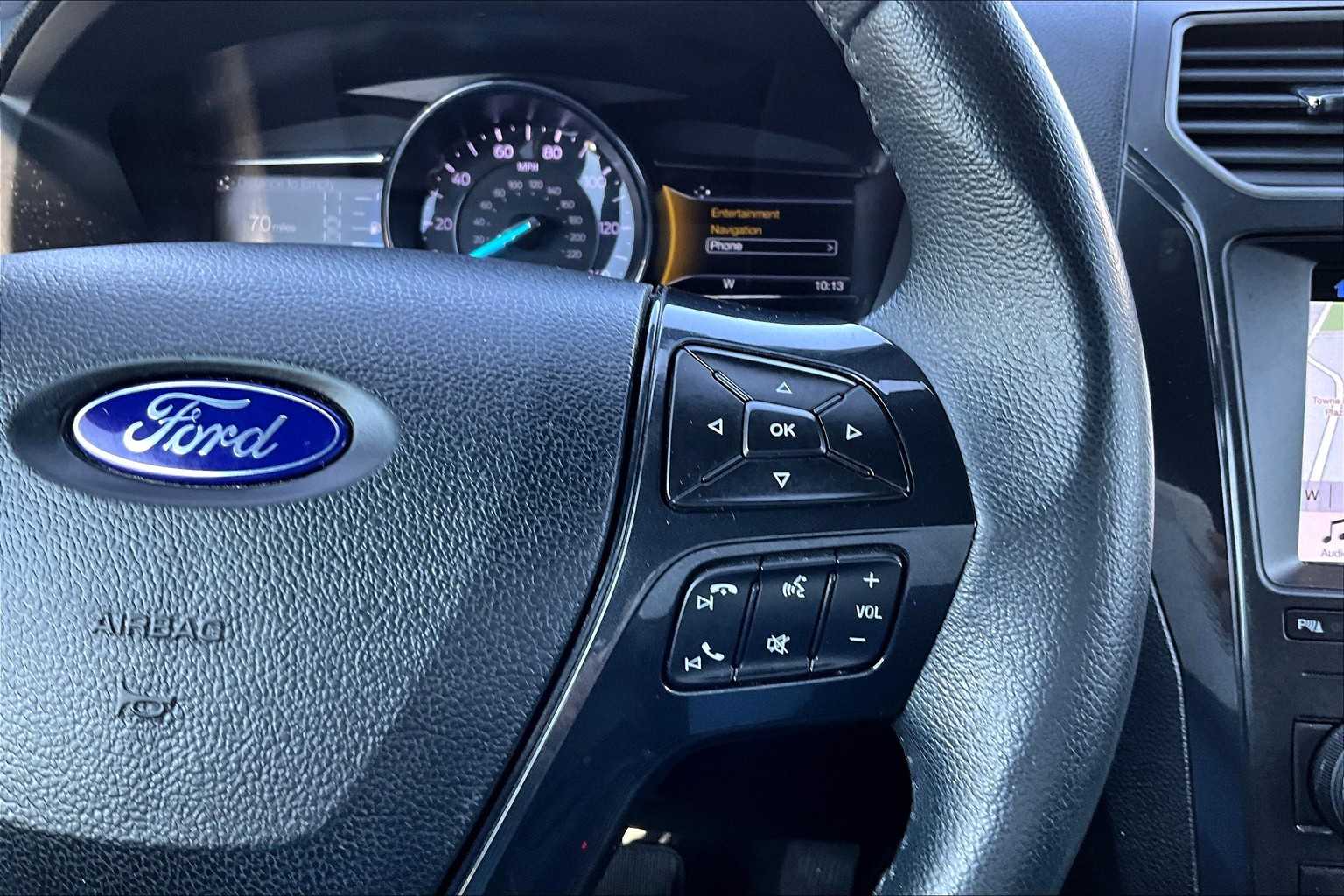 2019 Ford Explorer XLT photo 18