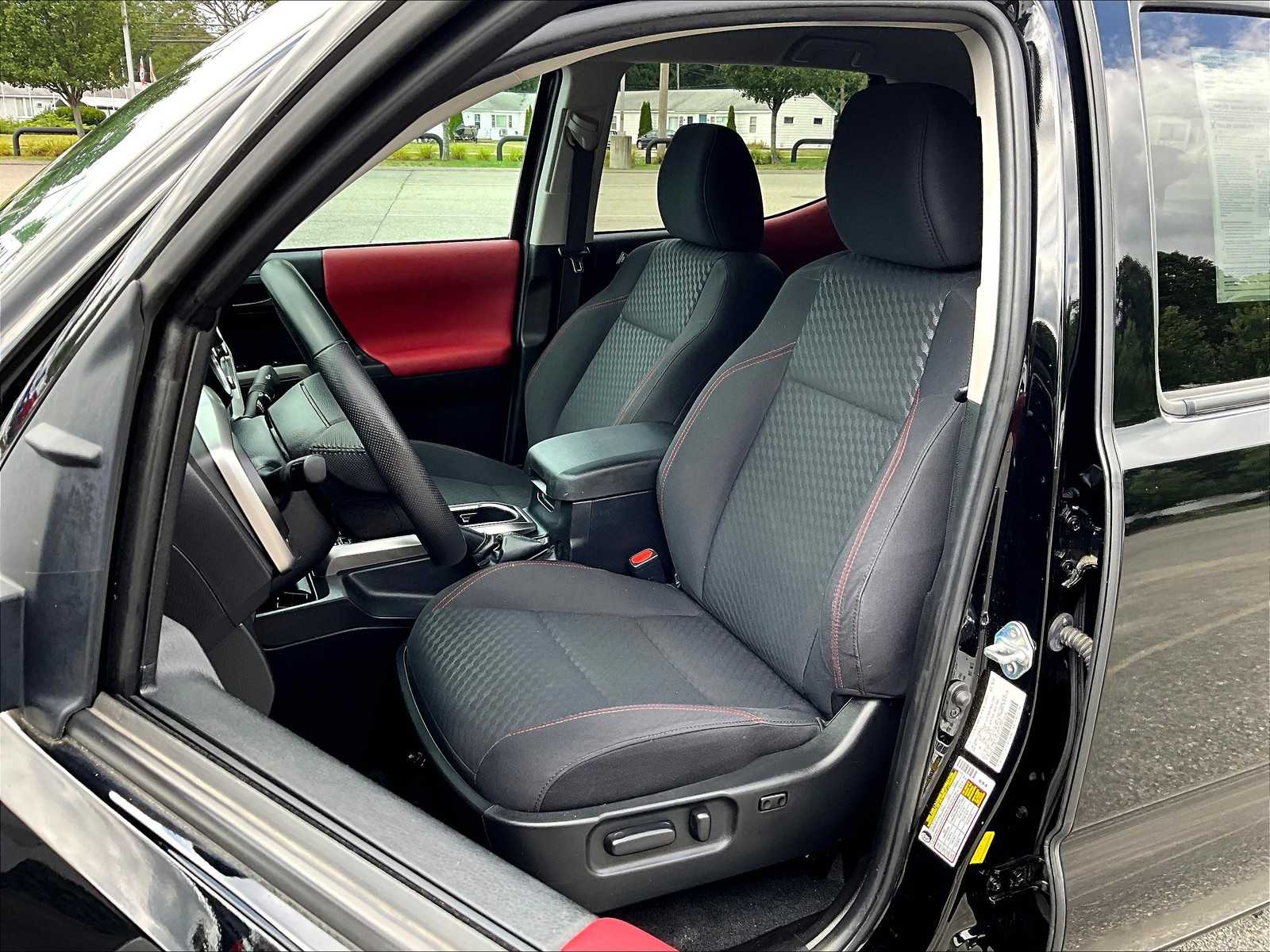 2023 Toyota Tacoma SR5 photo 10