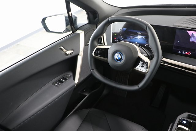 2025 Bmw iX photo 19
