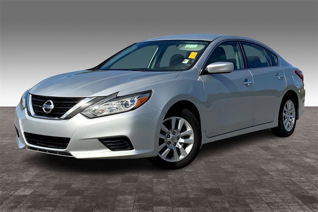 2017 Nissan Altima 2.5 S photo 2