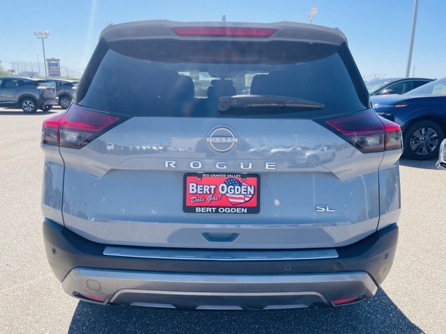 2023 Nissan Rogue SL photo 3