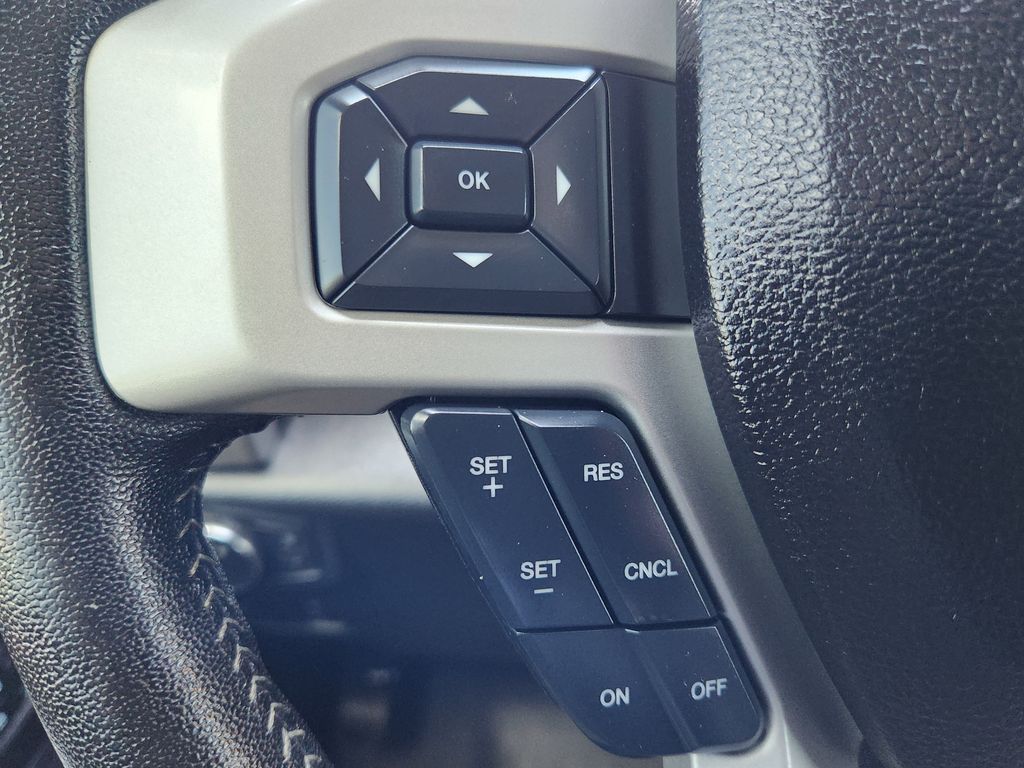 2019 Ford F-350 Lariat photo 18