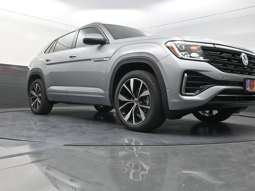 2025 Volkswagen Atlas Cross Sport SEL Premium R-Line photo 18