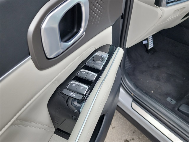 2026 Kia Sorento SX photo 9