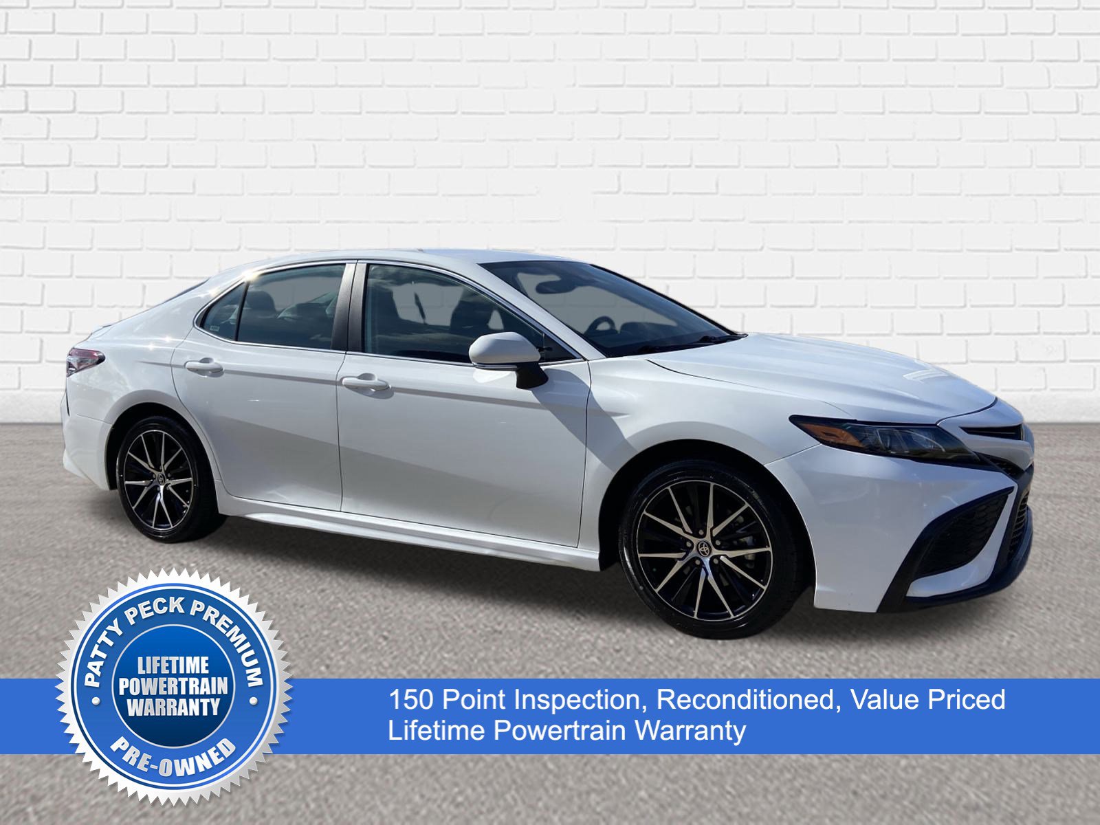 2024 Toyota Camry SE's photo