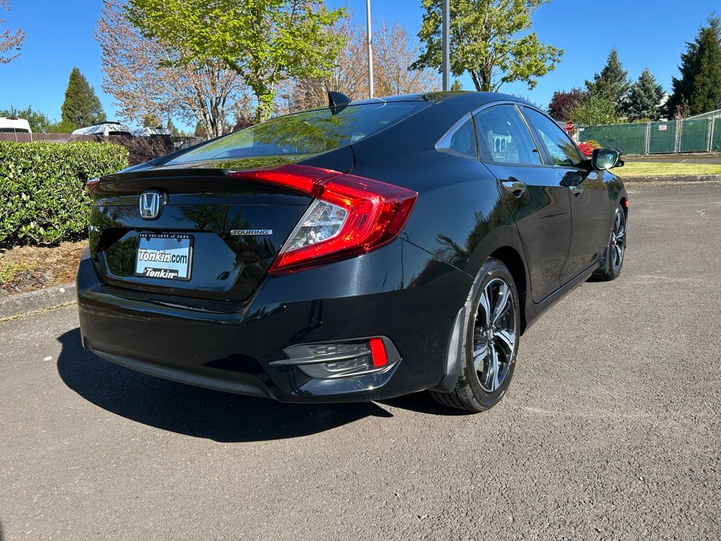 2017 Honda Civic Touring photo 6