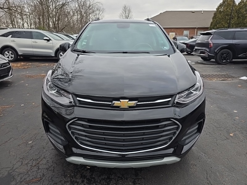 2022 Chevrolet Trax LT photo 2