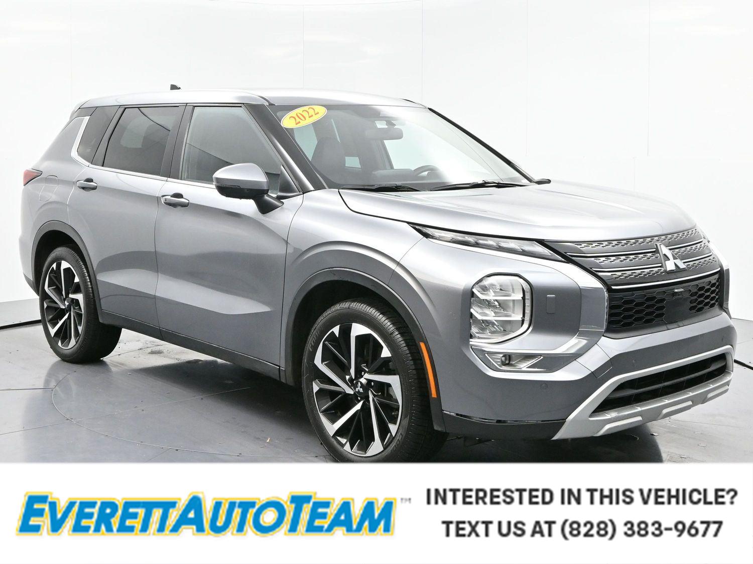 2022 Mitsubishi Outlander SE's photo