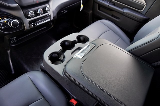 New 2024 Bright White Clear-Coat Exterior Paint RAM Tradesman image 28